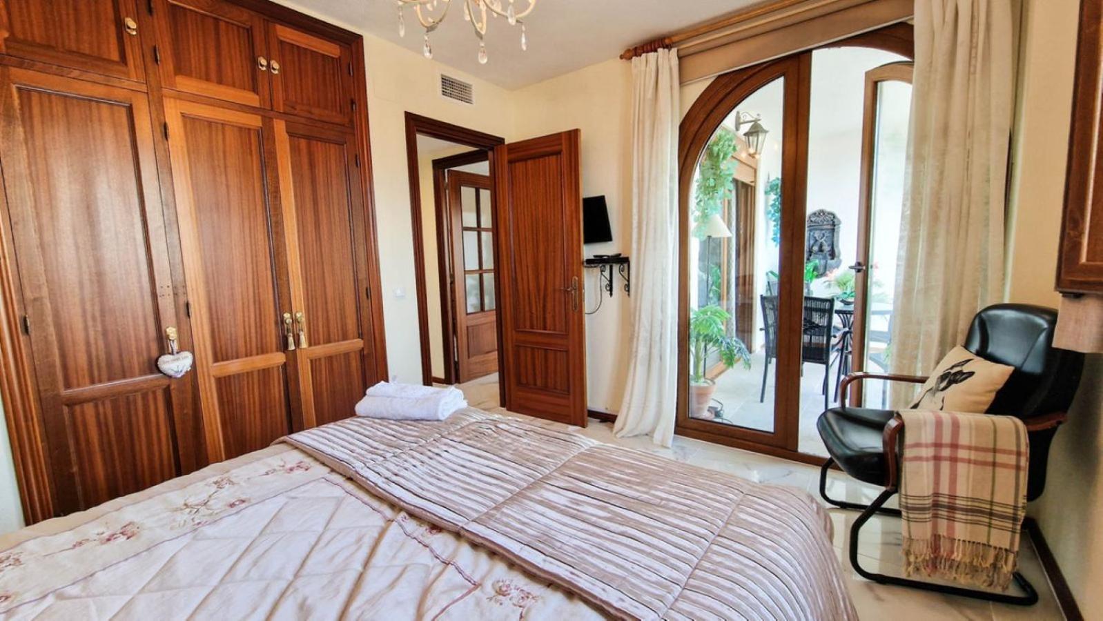Duquesa Port Apartment Манилва Екстериор снимка