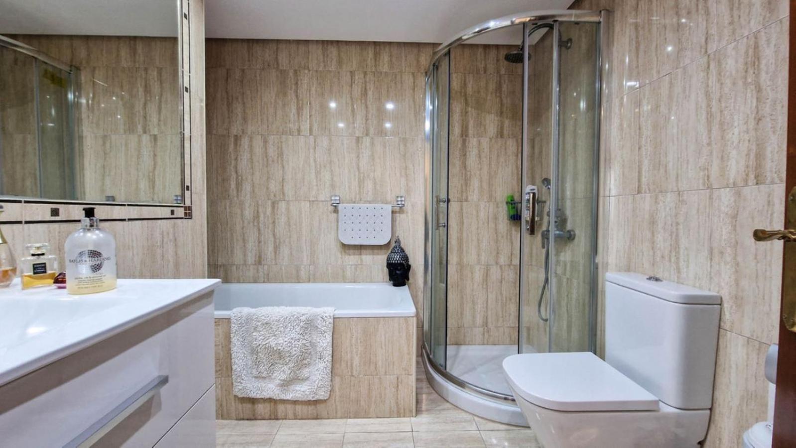 Duquesa Port Apartment Манилва Екстериор снимка