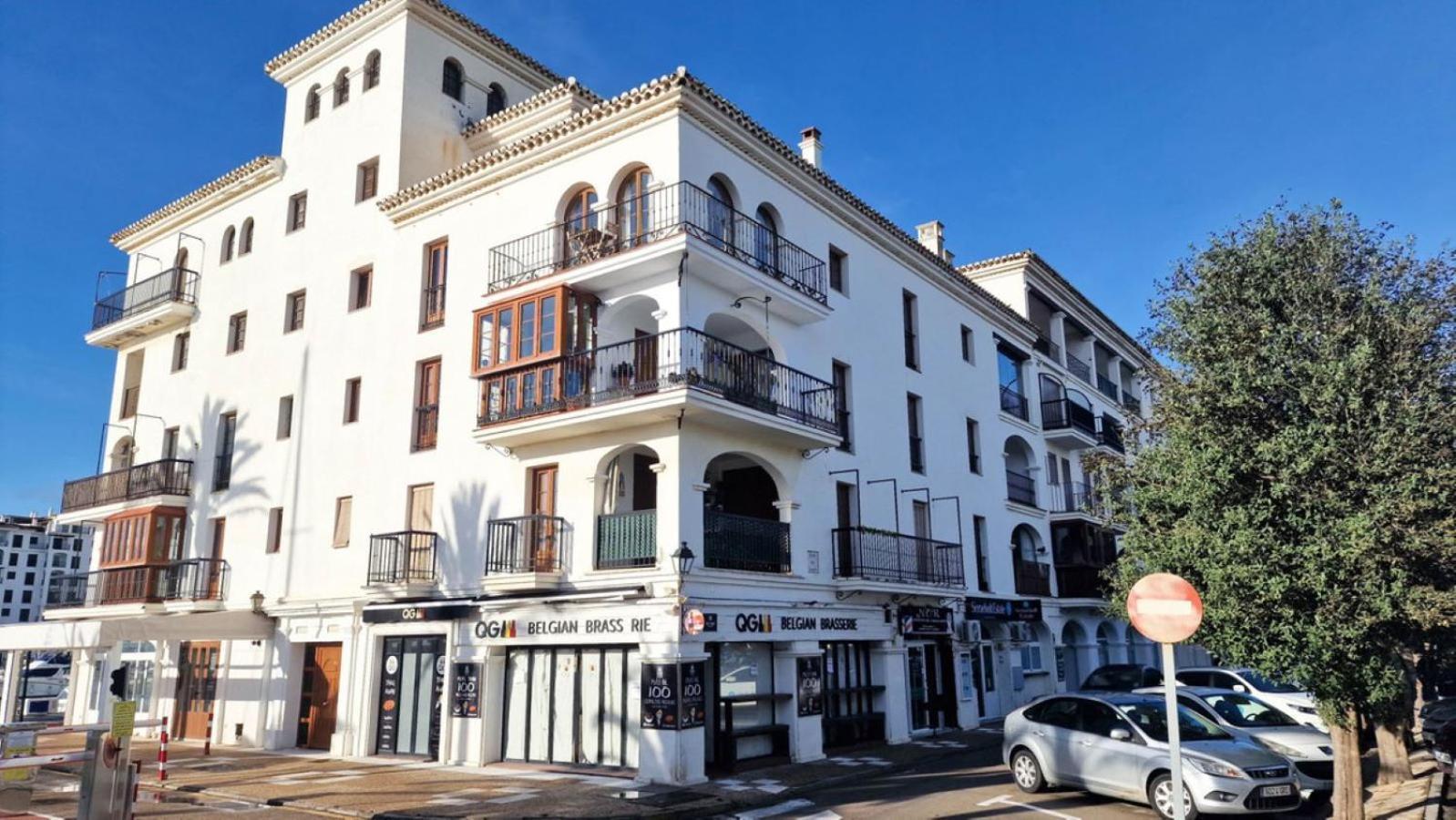 Duquesa Port Apartment Манилва Екстериор снимка