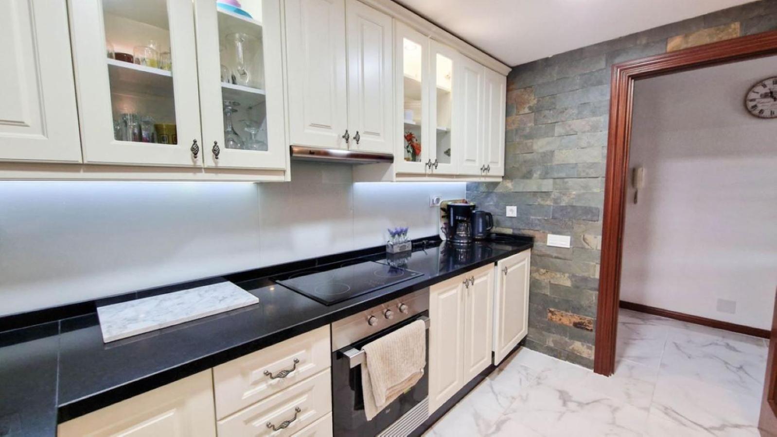 Duquesa Port Apartment Манилва Екстериор снимка